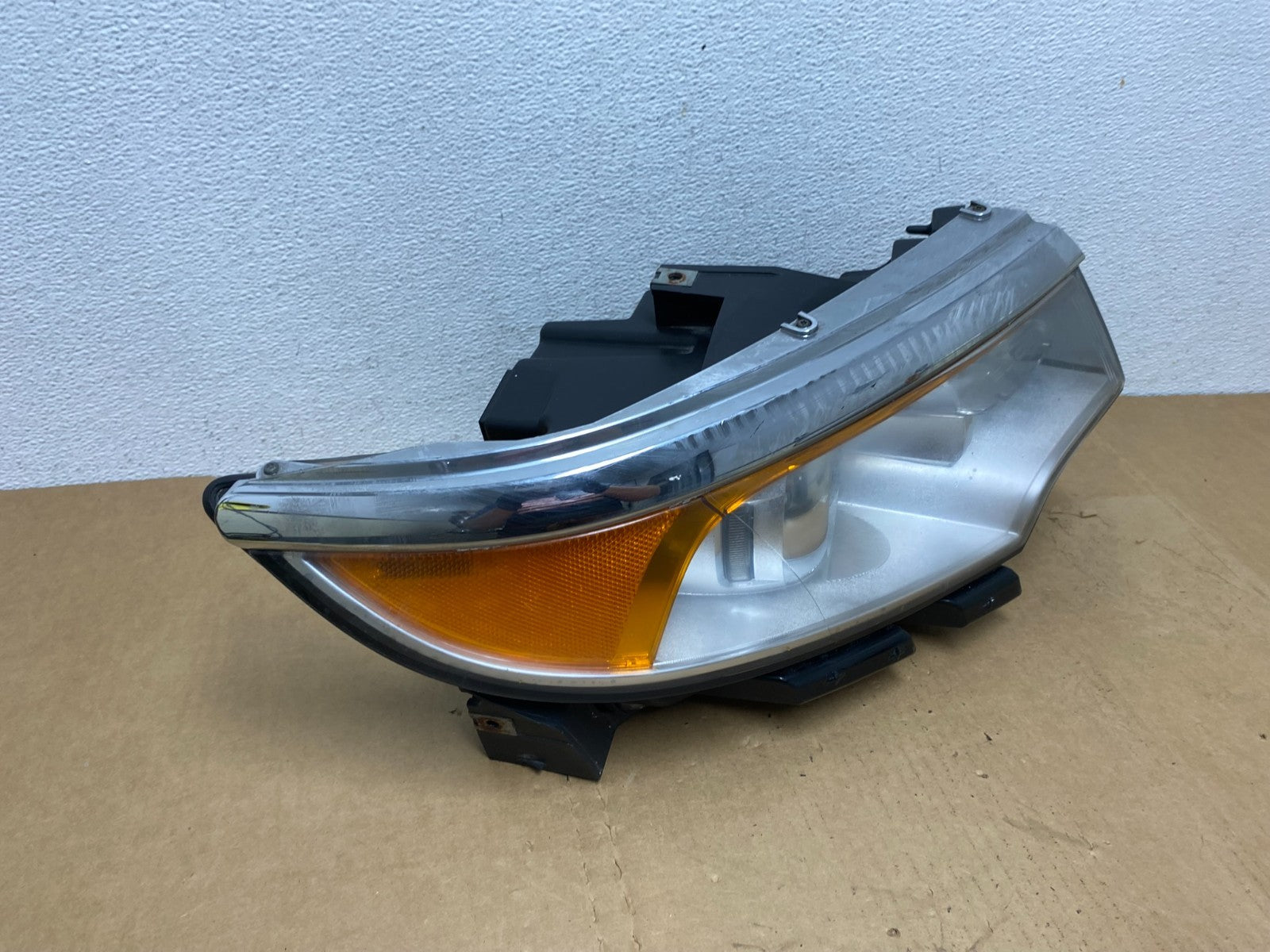 2011 to 2014 Ford Edge Front Right Passenger Headlight Halogen AC8418 DW2