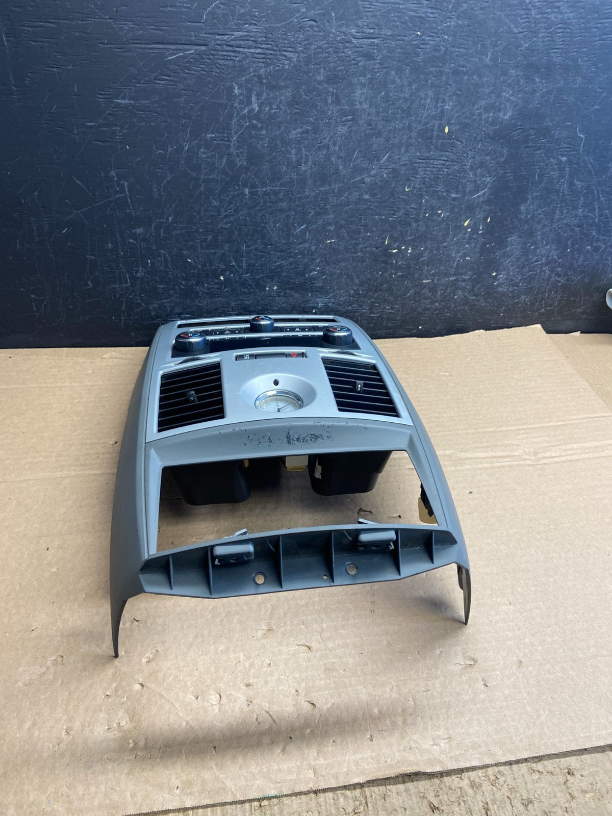 2008-2010 Chrysler Town Country Climate Control Panel Center Dash Trim AF2489 DG3