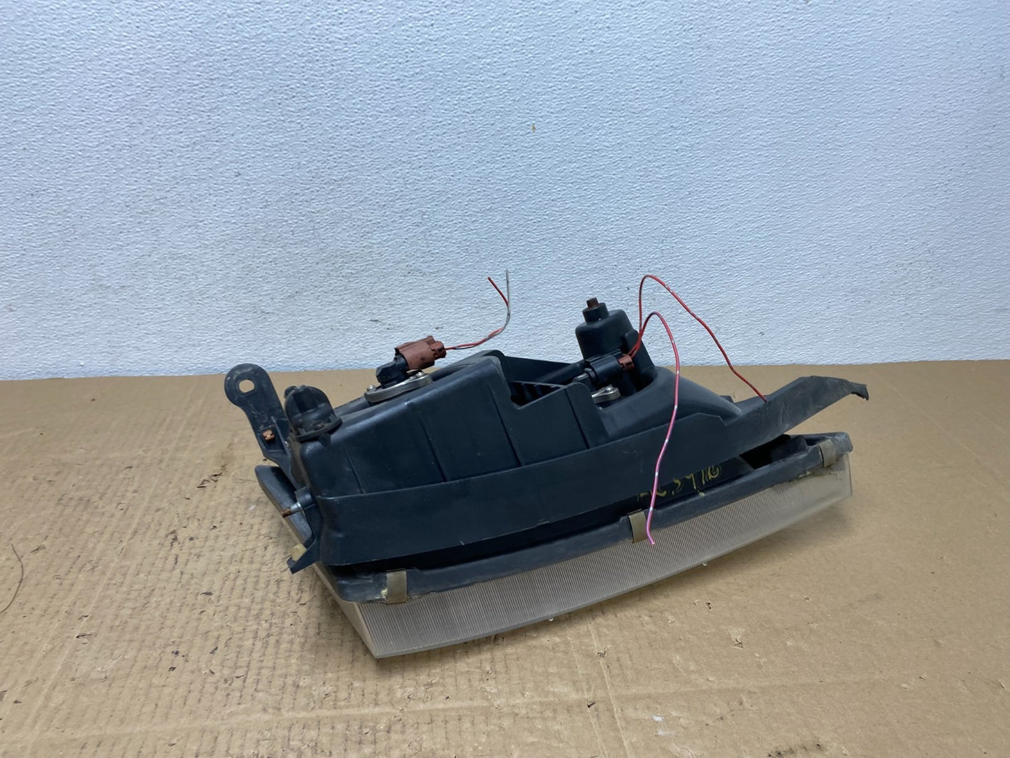 1995 to 1998 Nissan Sentra Left Driver LH Side Halogen Headlight AC3916 DG6