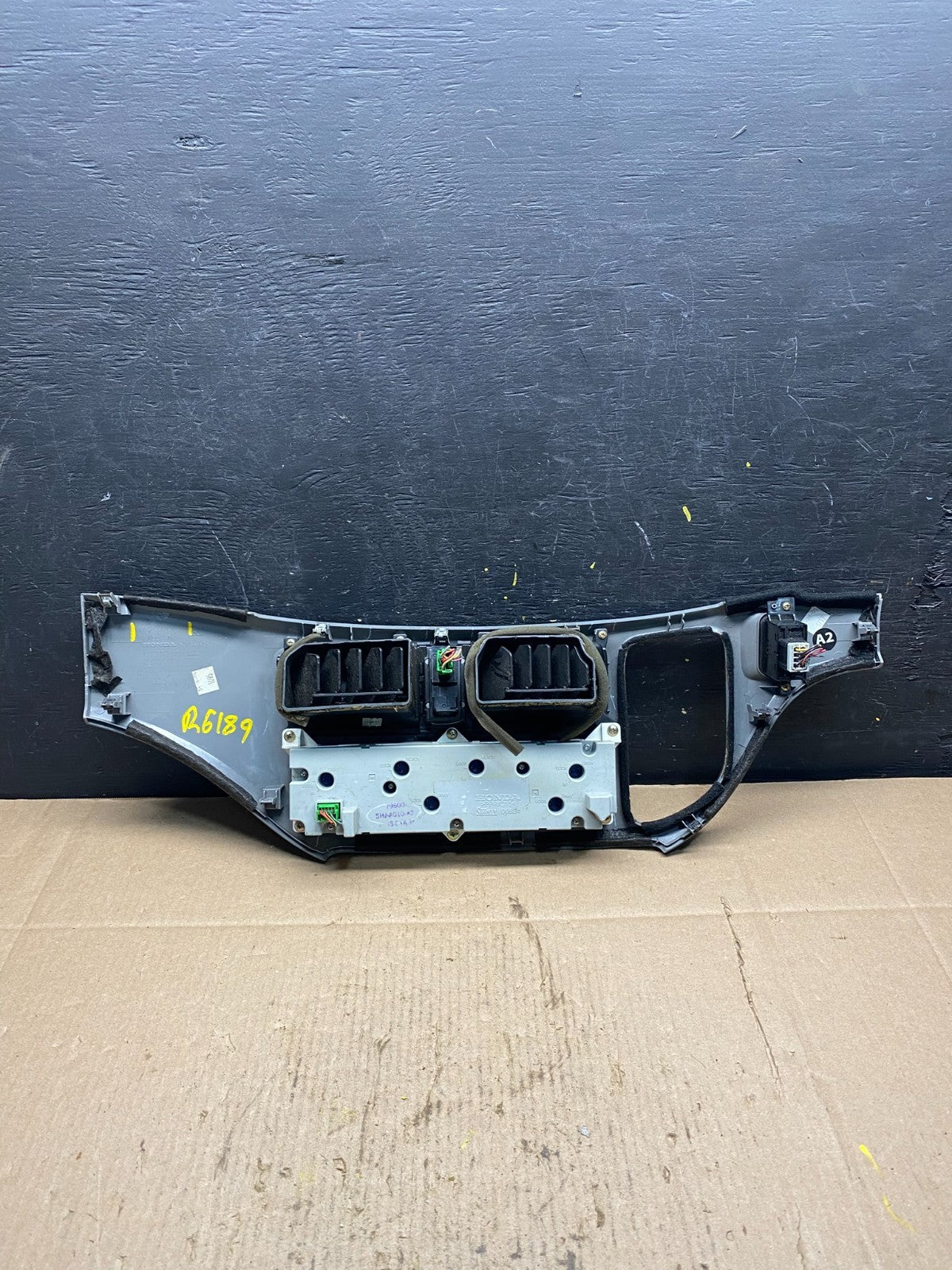 2005 to 2010 Honda Odyssey  Radio Climate Control Dash Trim Bezel Oem R6189 DG4