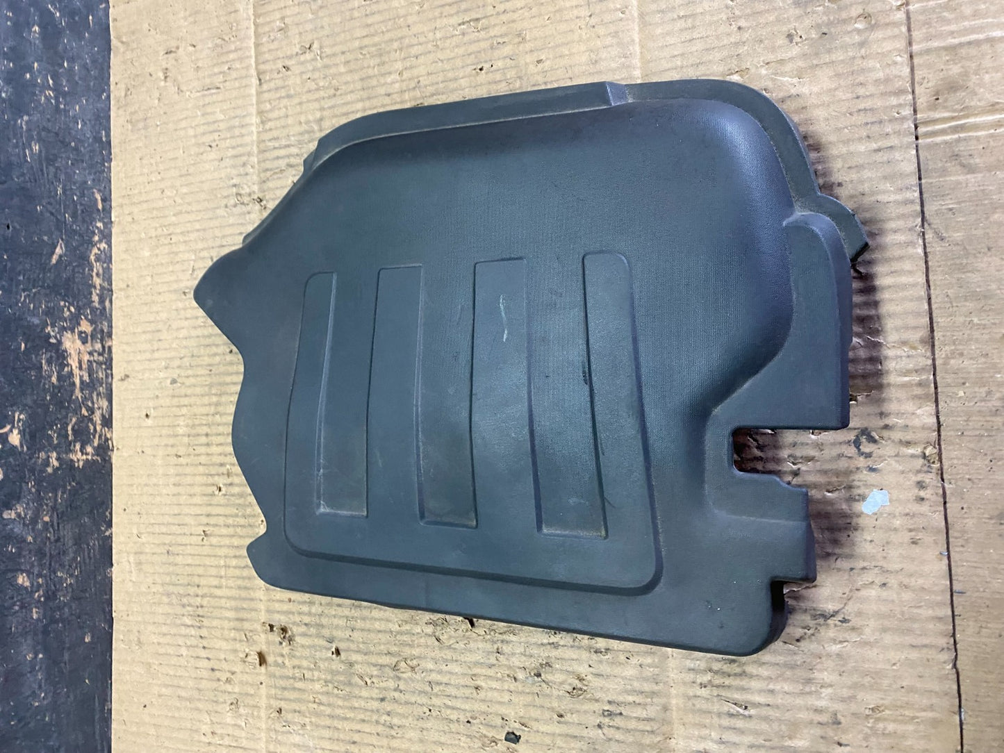 2008 to 2012 Chevrolet Malibu Engine Cover Plastic Motor Shield t6943 DG3