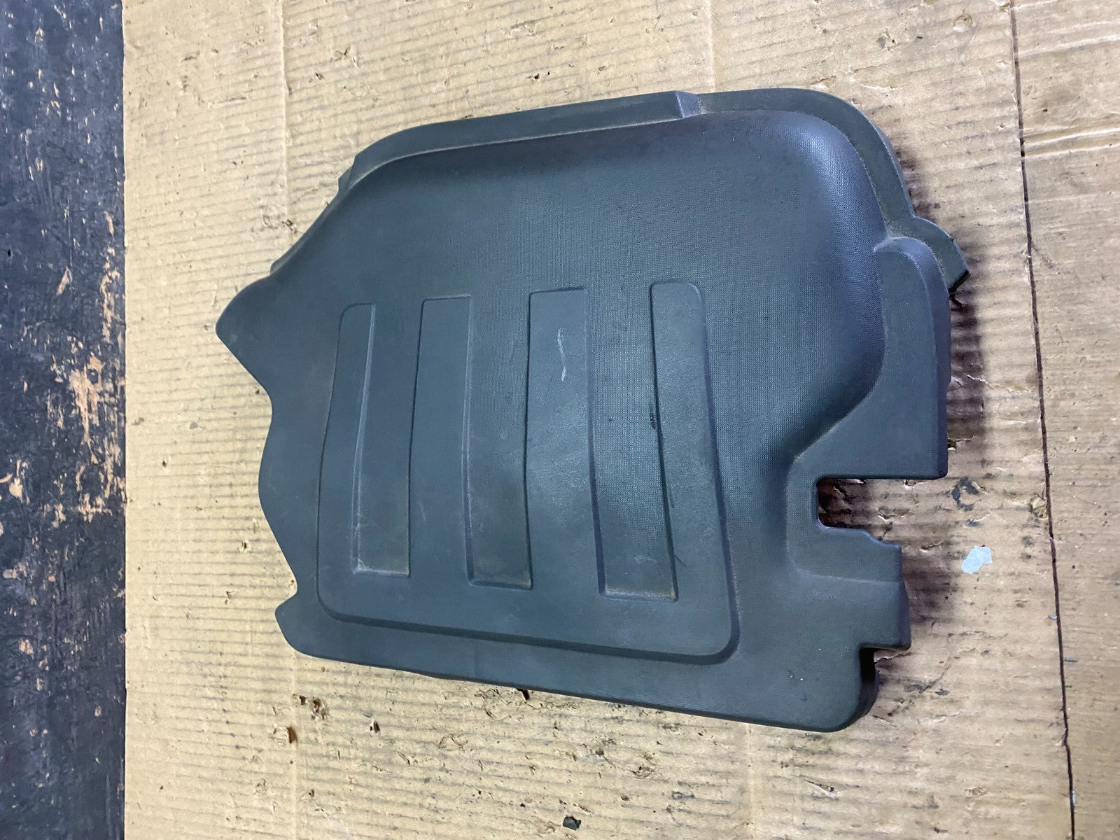 2008 to 2012 Chevrolet Malibu Engine Cover Plastic Motor Shield t6943 DG3
