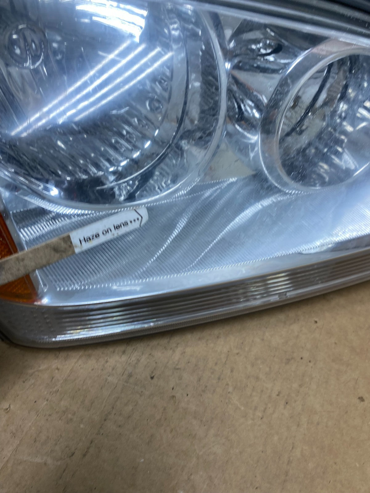 2003 to 2006 Kia Sorento Right Passenger Rh Side Headlight Halogen AD4519 DW4