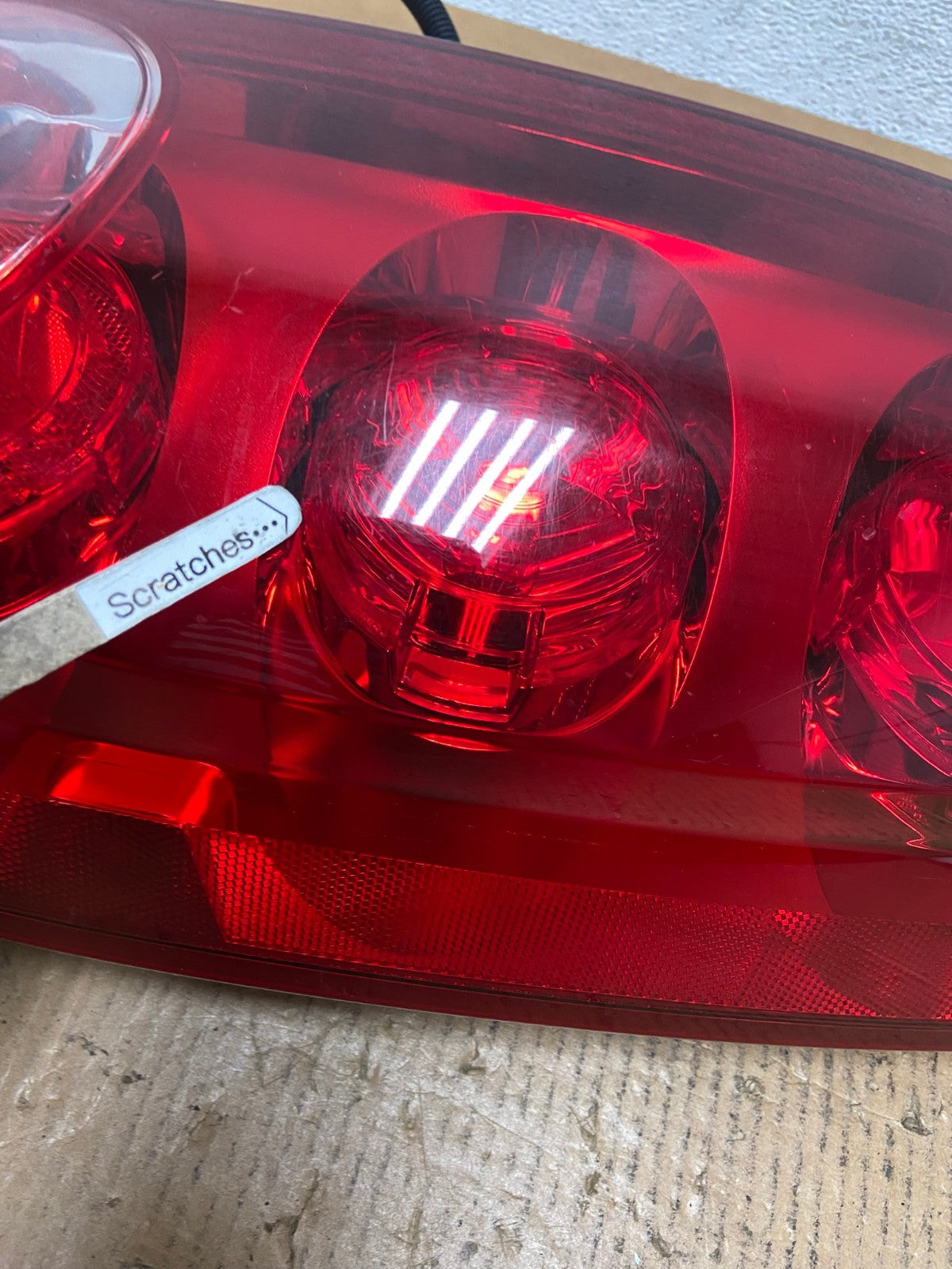2007 to 2011 GMC Yukon Right Passenger RH Side Tail Light AE1187 LK3