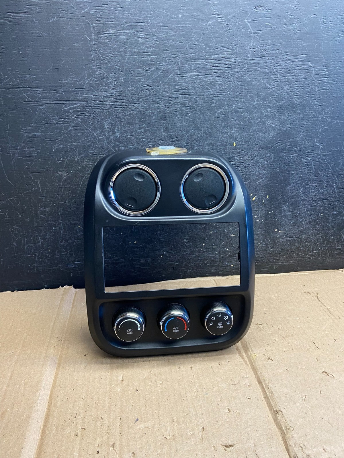2011 to 2017 Jeep Compass Dash Climate Temperature Control Radio Bezel AI2690 DG0