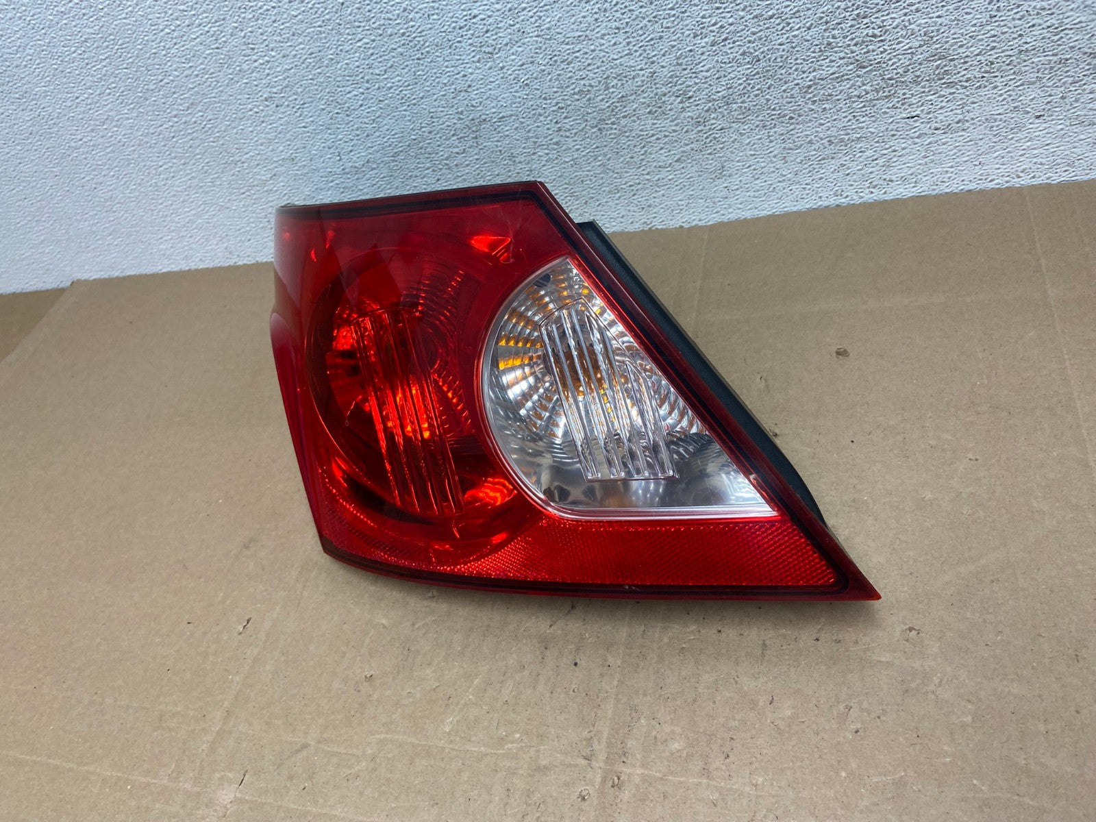 2008 Chrysler Sebring Convertible Left Driver LH Side Tail Light AE4966 LK1