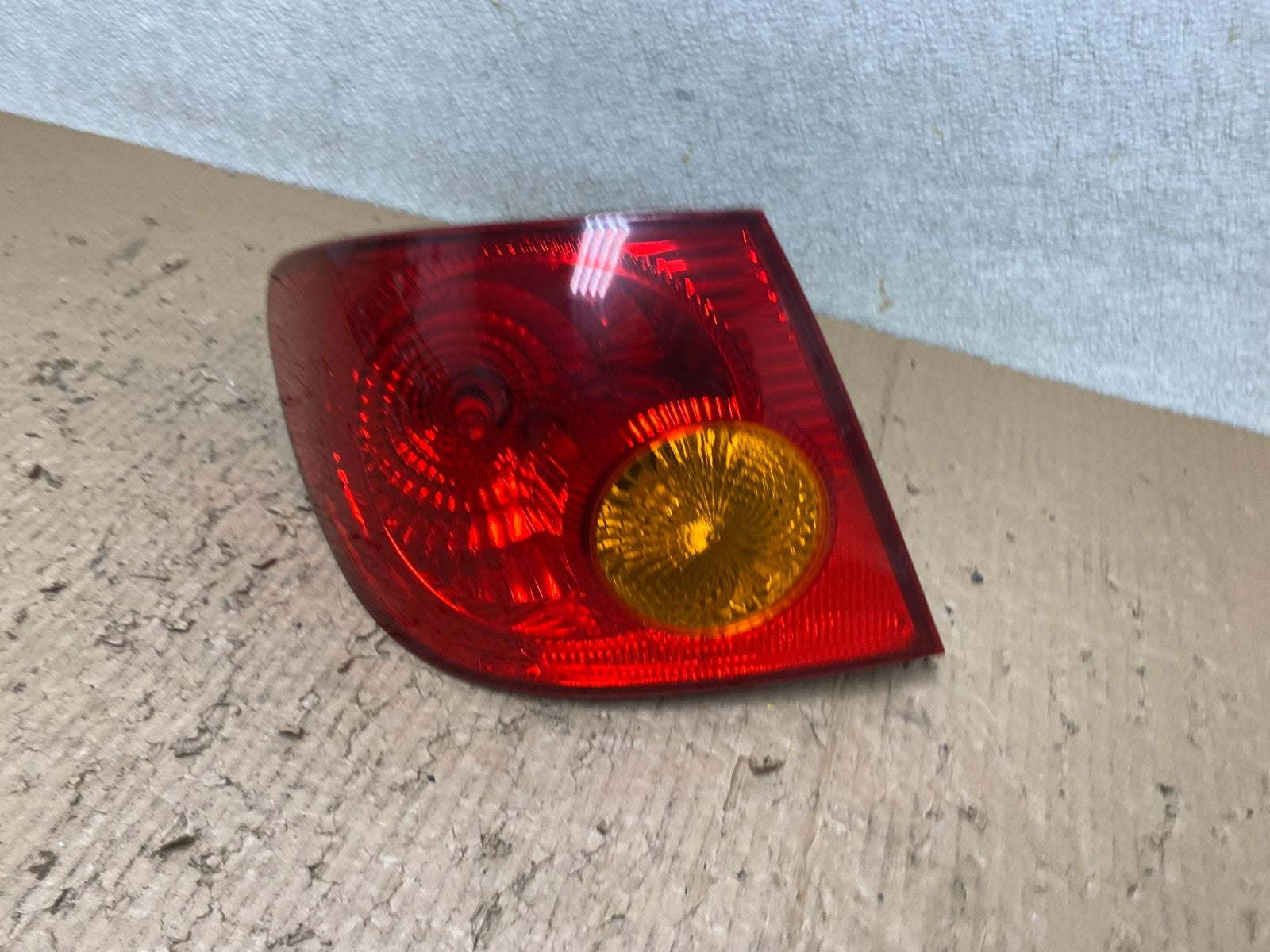 2003 to 2005 Toyota Corolla Left Driver Lh Side Tail Light T8091 DW1