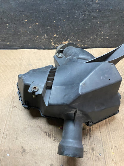 2007 Hummer H3 Air Intake Cleaner Filter Housing Box OEM T4104 DG7