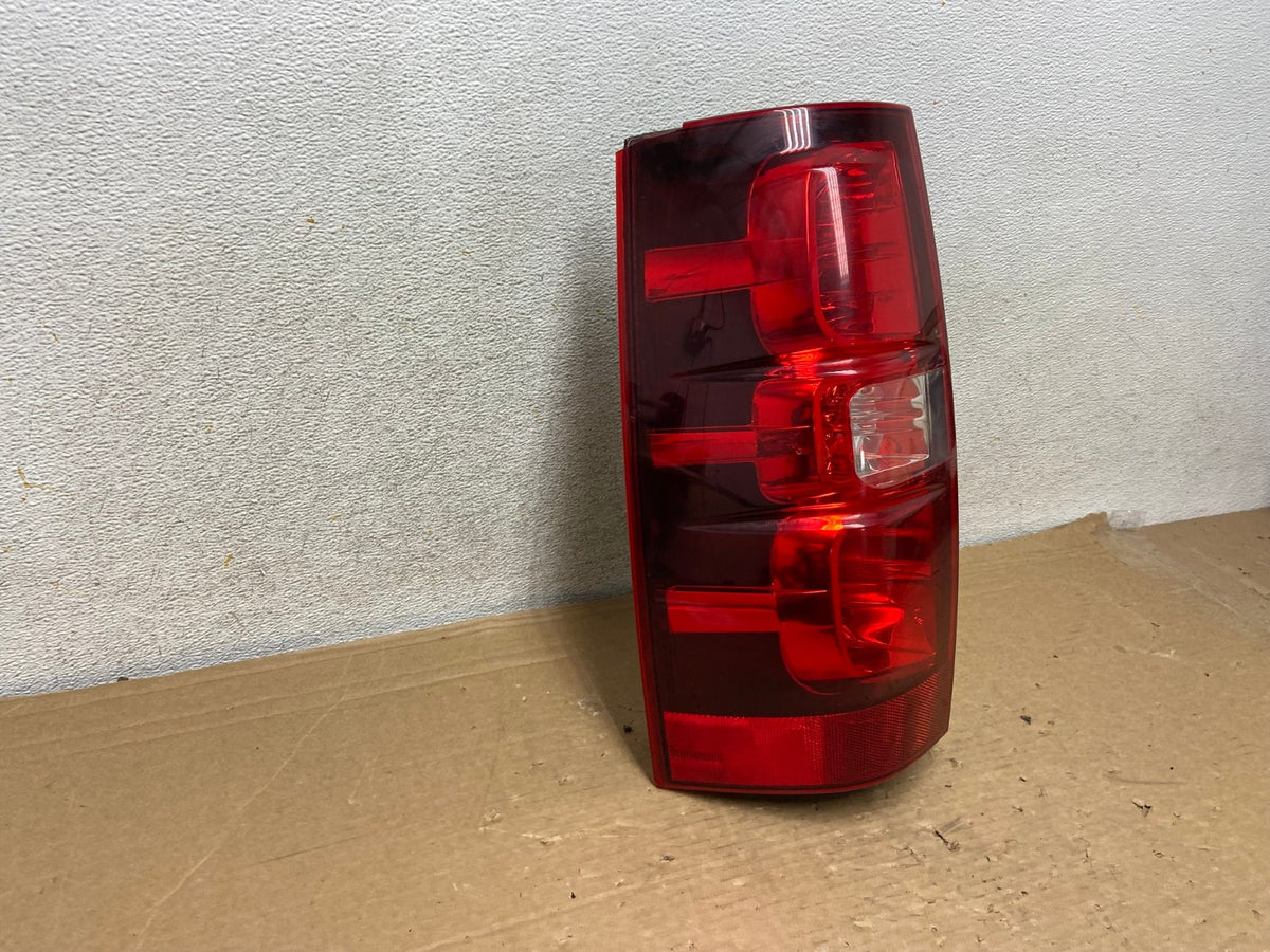 2008-2014 Chevrolet Tahoe Suburban Driver Lh Left Side Tail Light AH8532 LK1