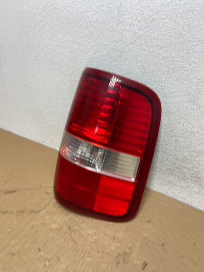 2004 to 2008 Ford F150 F-150 Right Passenger RH Side Tail Light AG0504 LK1