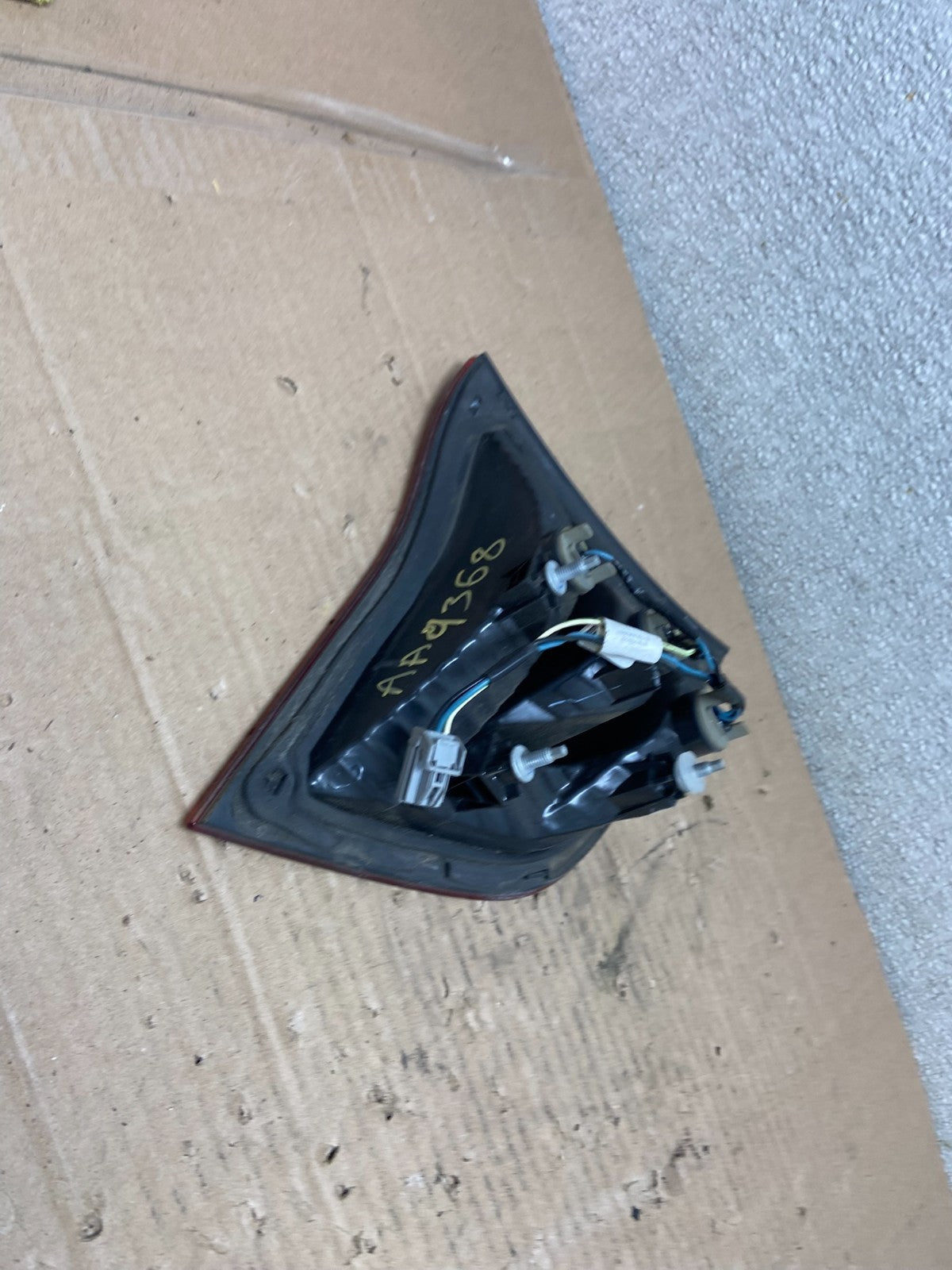 2009-2014 Volkswagen Routan Right Passenger Rh Side Inner Tail Light AA9368 LK4