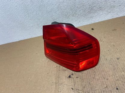 2006 2007 2008 Bmw 328i 3 Series Right Passenger Rh Side Tail Light AF9887 LK1