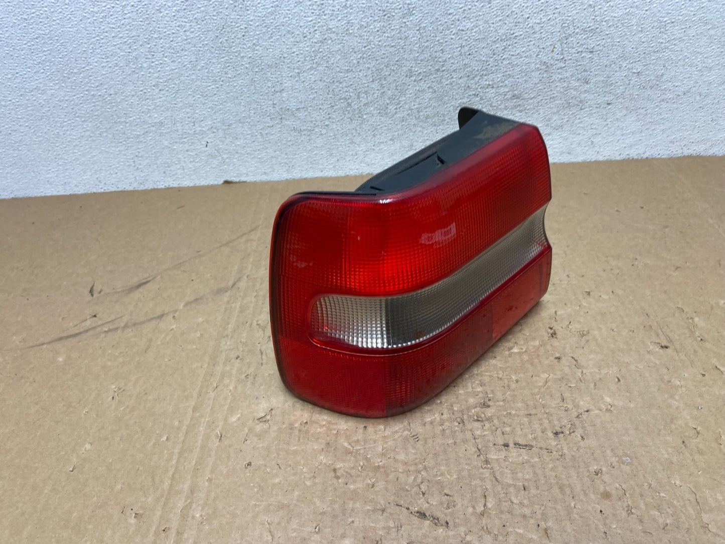 1998 to 2000 Volvo S70 Left Driver LH Side Tail Light AG12002