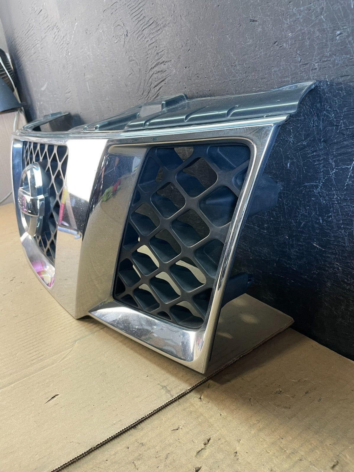 2005 2006 2007 Nissan Pathfinder Chrome Front Upper Grill Grille AD5724 DW1