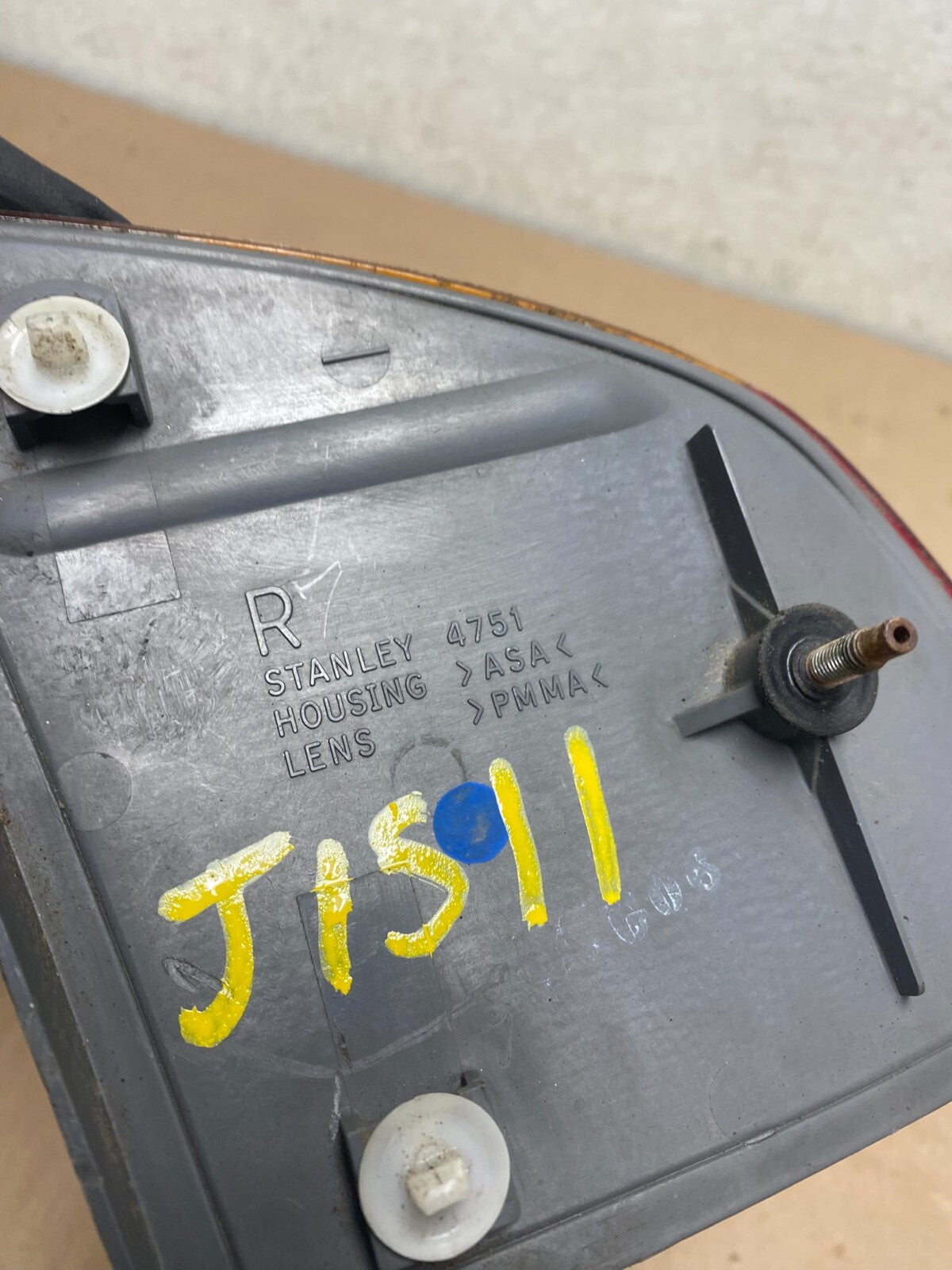 1998 to 2002 Chevrolet Prizm Right Passenger Rh Side Inner Tail Light OEM J15115