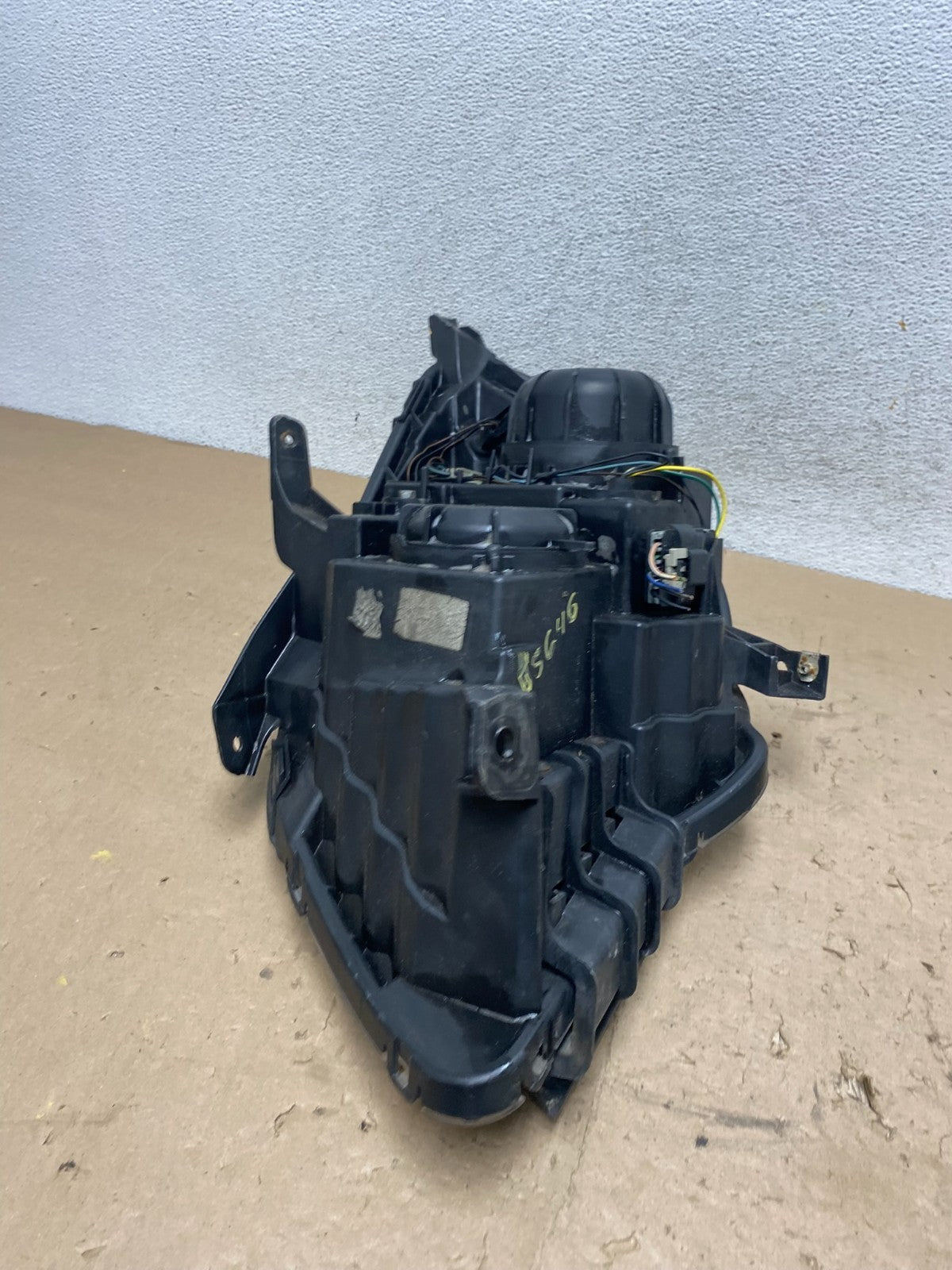 2010 - 2015 Chevrolet Equinox Halogen Headlight Right Passenger Side AG5646 DW10