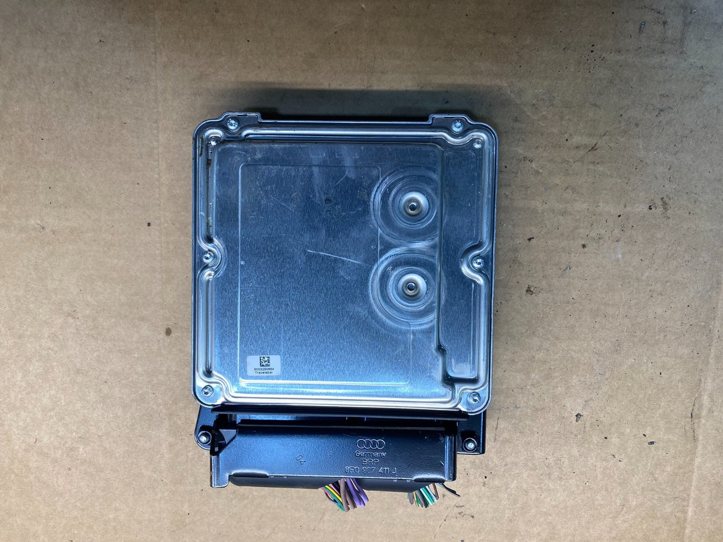 2009 to 2010 Audi A4 2.0L Engine Computer Ecu Pcm Ecm Pcu AD7481 DG1