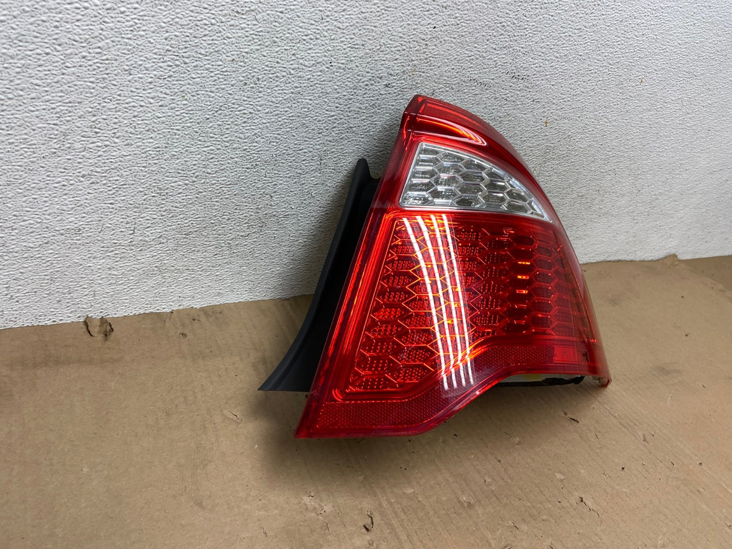 2010 2011 2012 Ford Fusion Right Passenger Side Tail Light AE9117 LK2