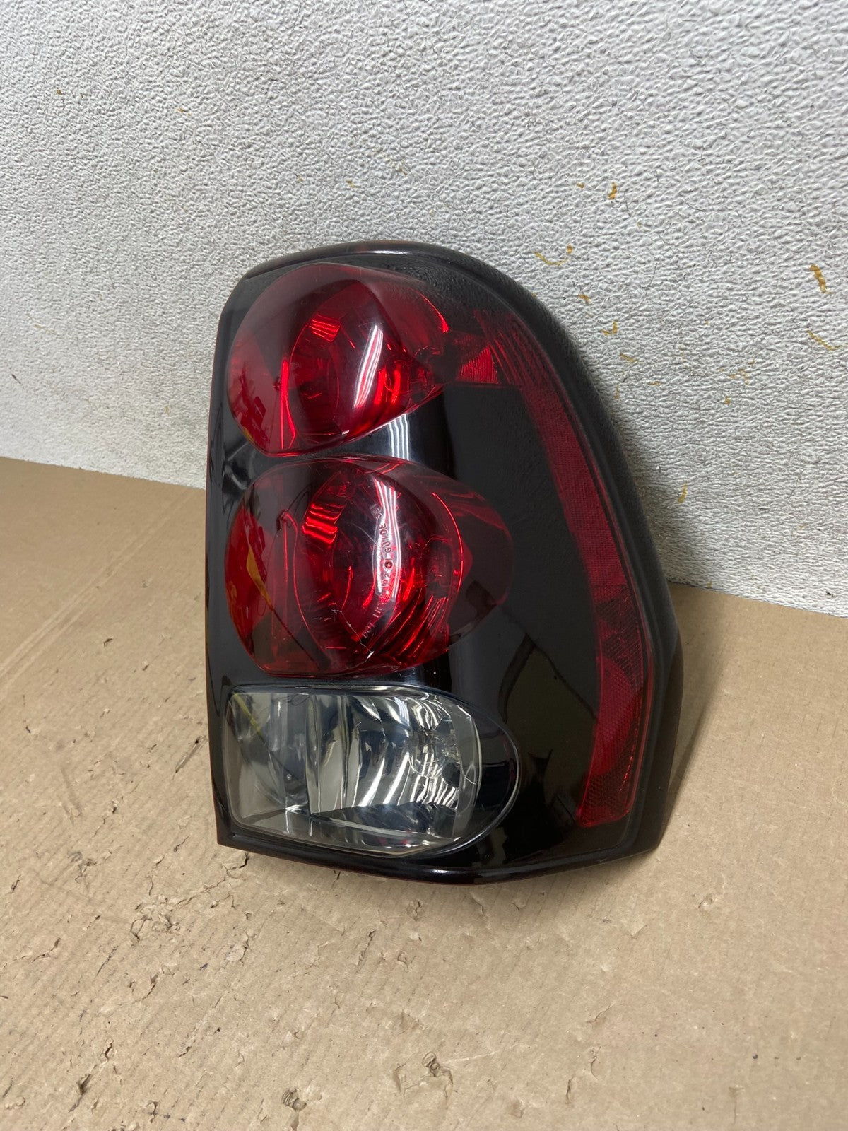 2002 to 2009 Chevrolet Trailblazer Right Passenger Rh Tail Light AJ1801 LK1