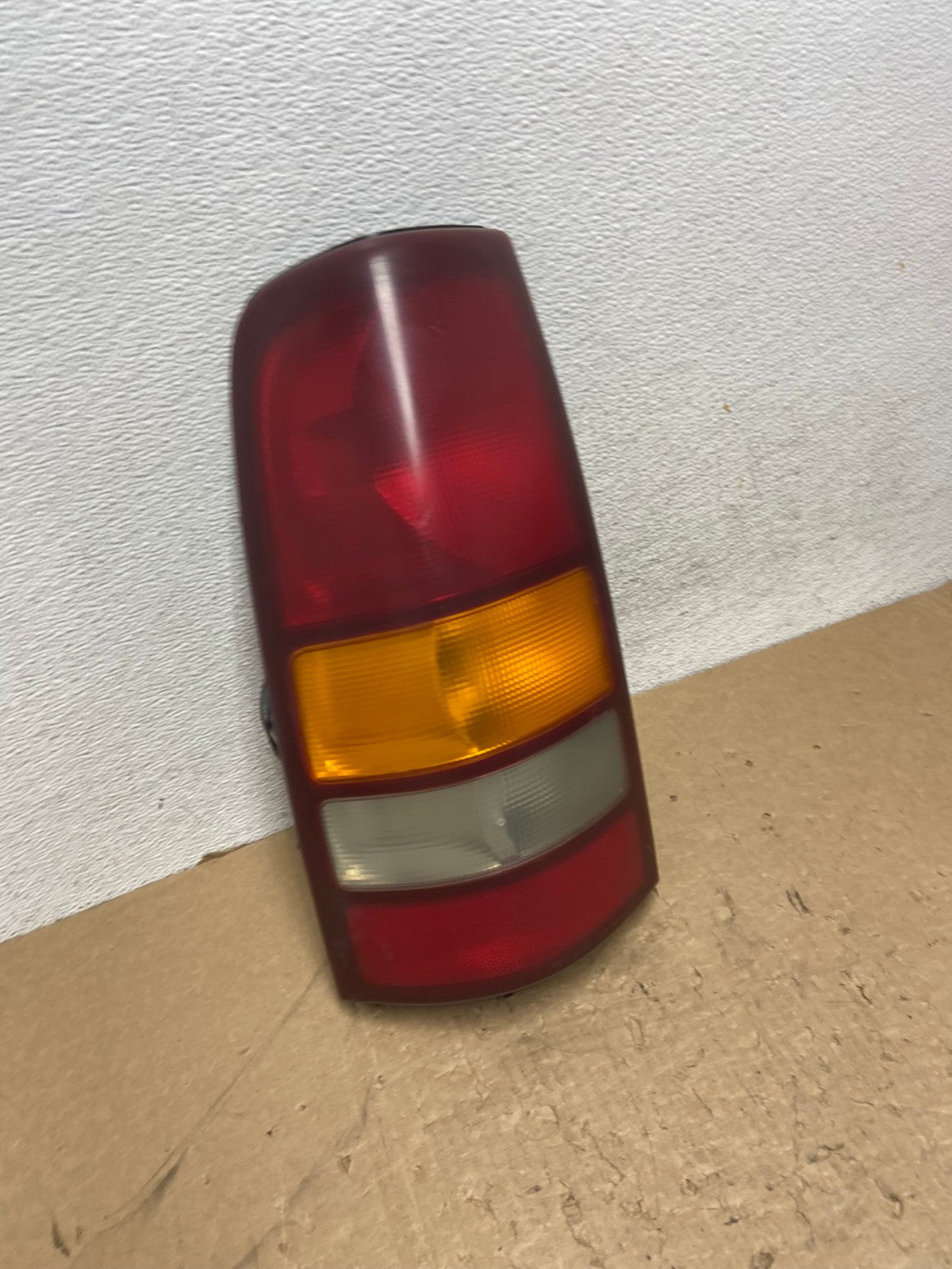 1999-2002 Chevrolet Silverado 1500 Left Driver Lh Side Tail light AG1260 LK2