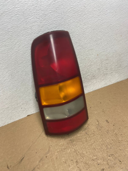 1999-2002 Chevrolet Silverado 1500 Left Driver Lh Side Tail light AG1260 LK2