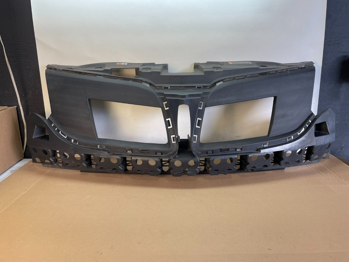 2013 to 2016 Lincoln MKT Grill Grille Support Panel AI3975 DW0