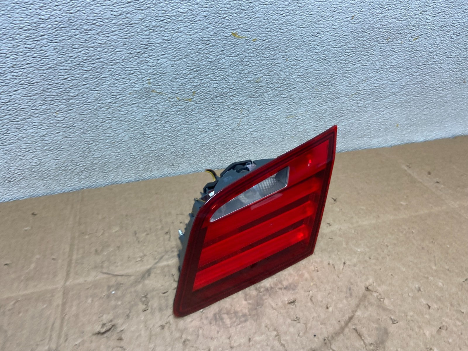 2011-2013 BMW 5 F10 Rear Right Passenger Rh Trunk Inner Tail Light OEM Y9113 DW2