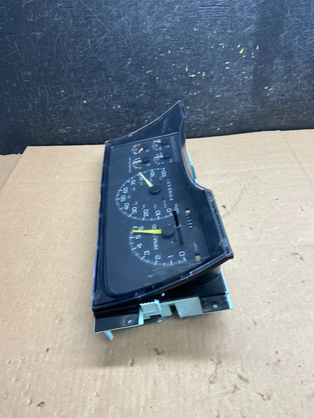 1995 to 1999 Chevrolet Silverado Suburban Cluster Gauge Speedometer AI3018 DG1