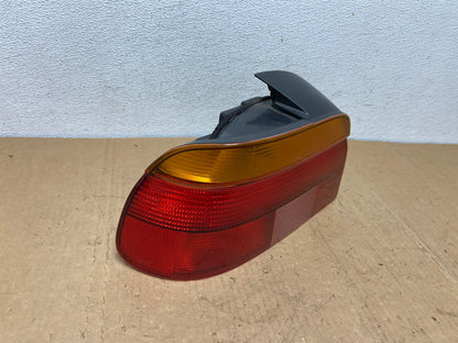 1996-2000 BMW 5-SERIES E39 528i 540i Left Driver LH Tail Light AD1301 LK2