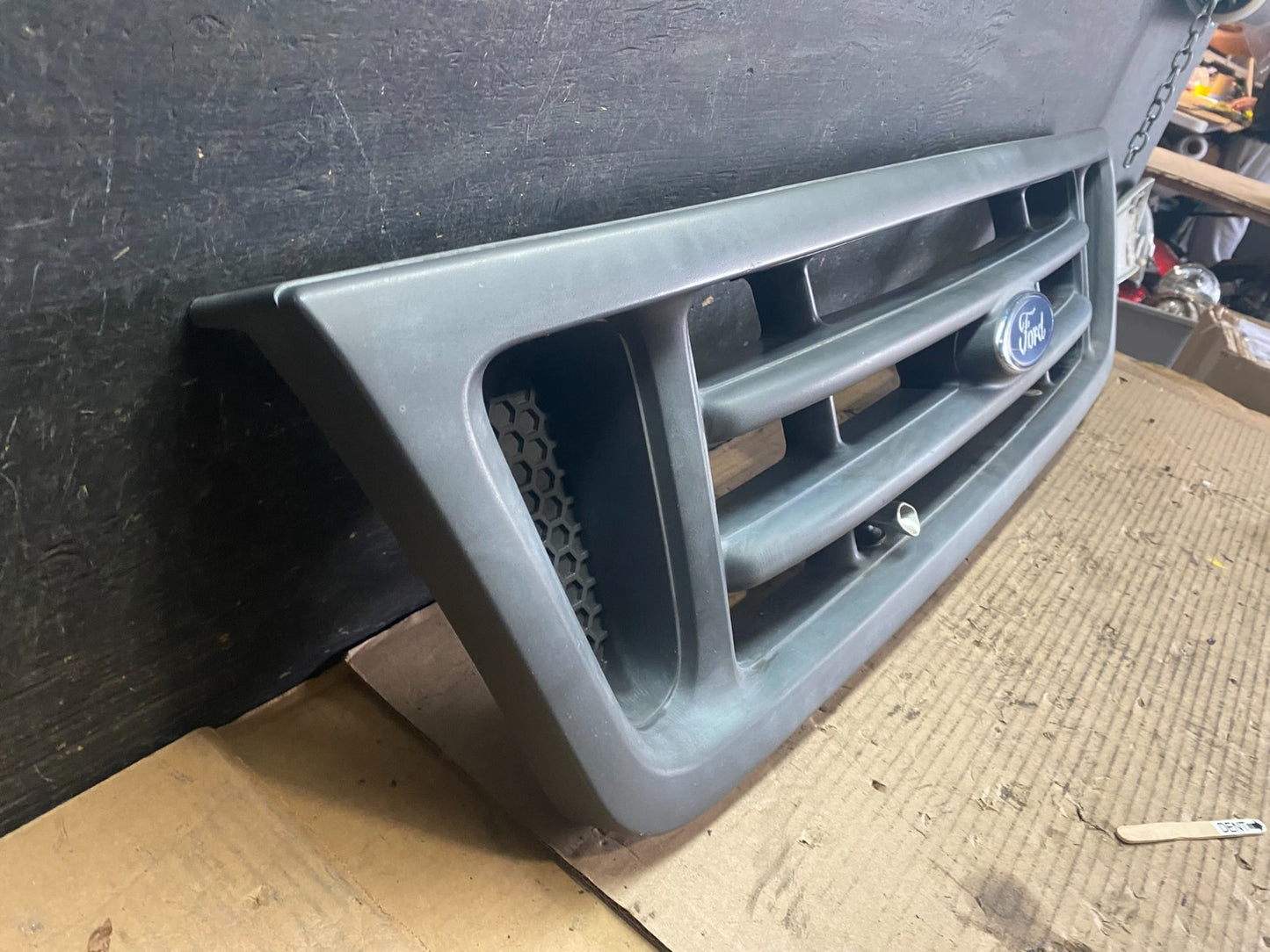 2003 to 2007 Ford Econoline E150 E250 E350 Front Grille Grille OEM s5655 DG2