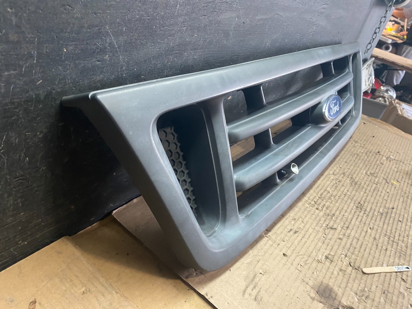 2003 to 2007 Ford Econoline E150 E250 E350 Front Grille Grille OEM s5655 DG2