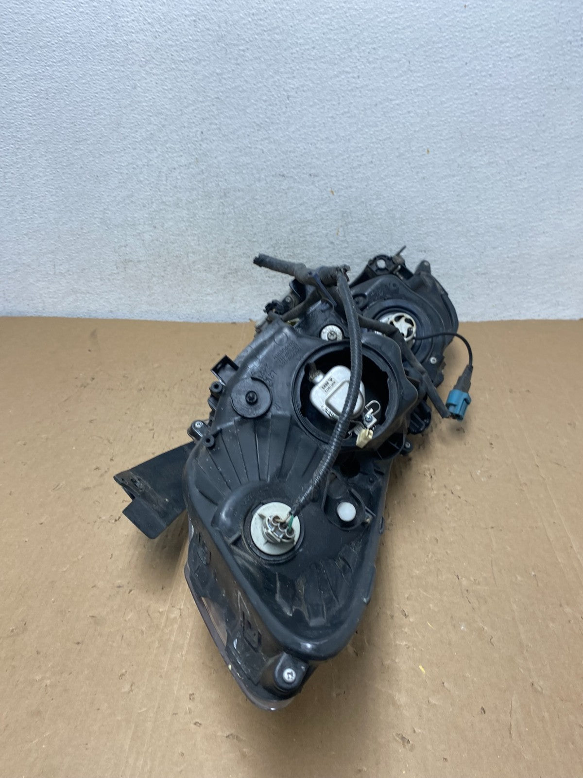2009-2014 Acura TSX Right Passenger RH Xenon HID Headlight AD8092 DW8