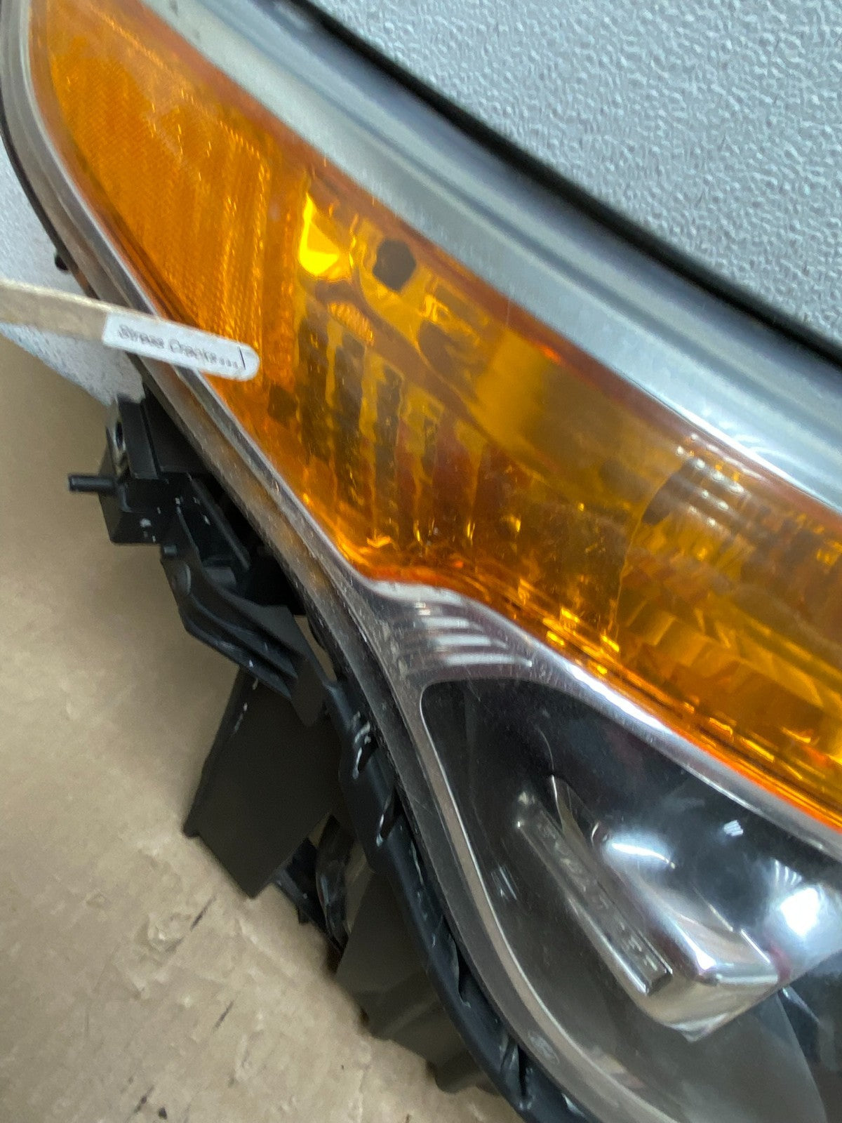2011 to 2015 Ford Explorer Right Passenger Halogen Headlight AG7966 DW4