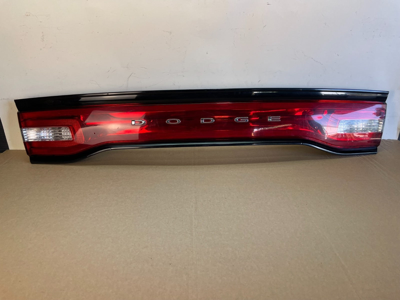 2011 to 2014 Dodge Charger Center Trunk Tail Light Lamp Lid Panel AG7568 DG0