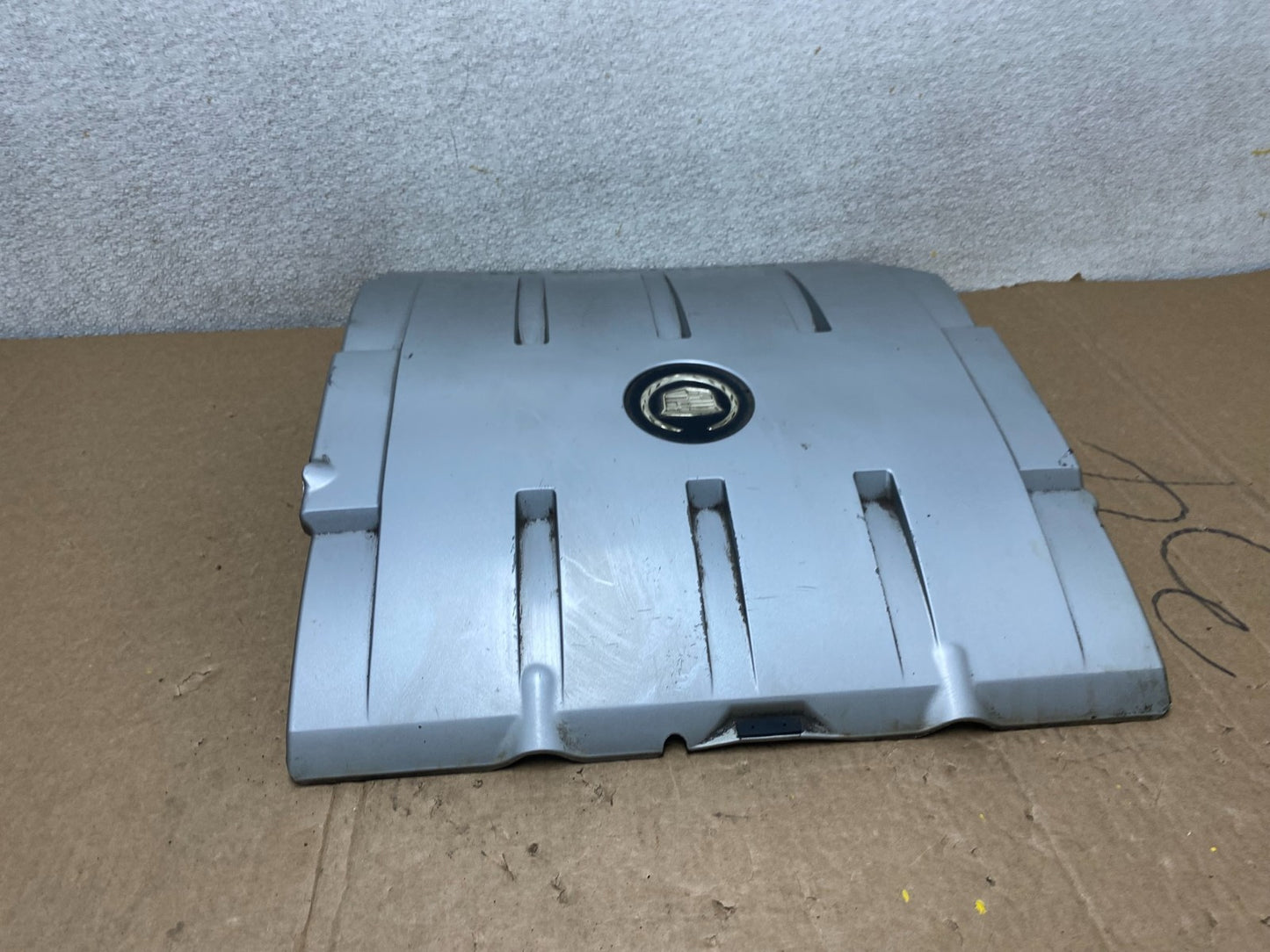 1997 to 2004 Cadillac Deville Seville Northstar Engine Motor Cover u9860 DG3