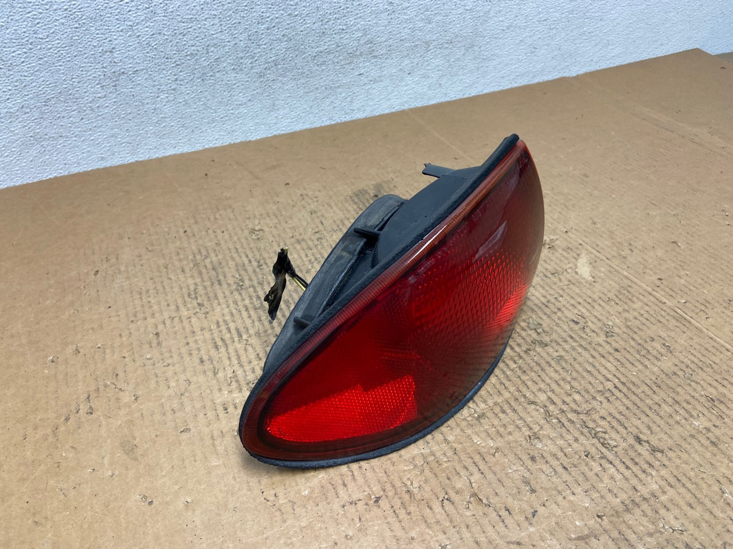 1997 1998 1999 Chevrolet Cavalier Left Driver LH Tail Light AE1581 LK2