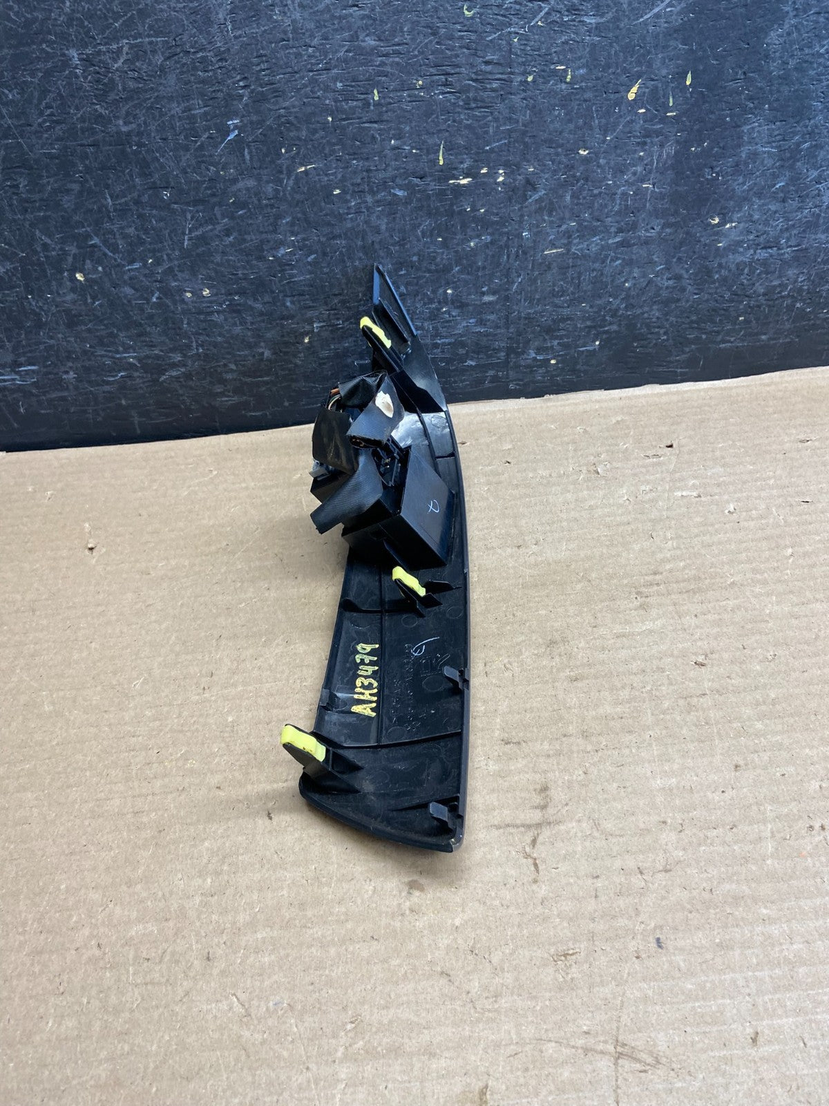 2004 to 2010 Toyota Sienna Switch Key Light Indicator Bezel Trim ah3479 DG3