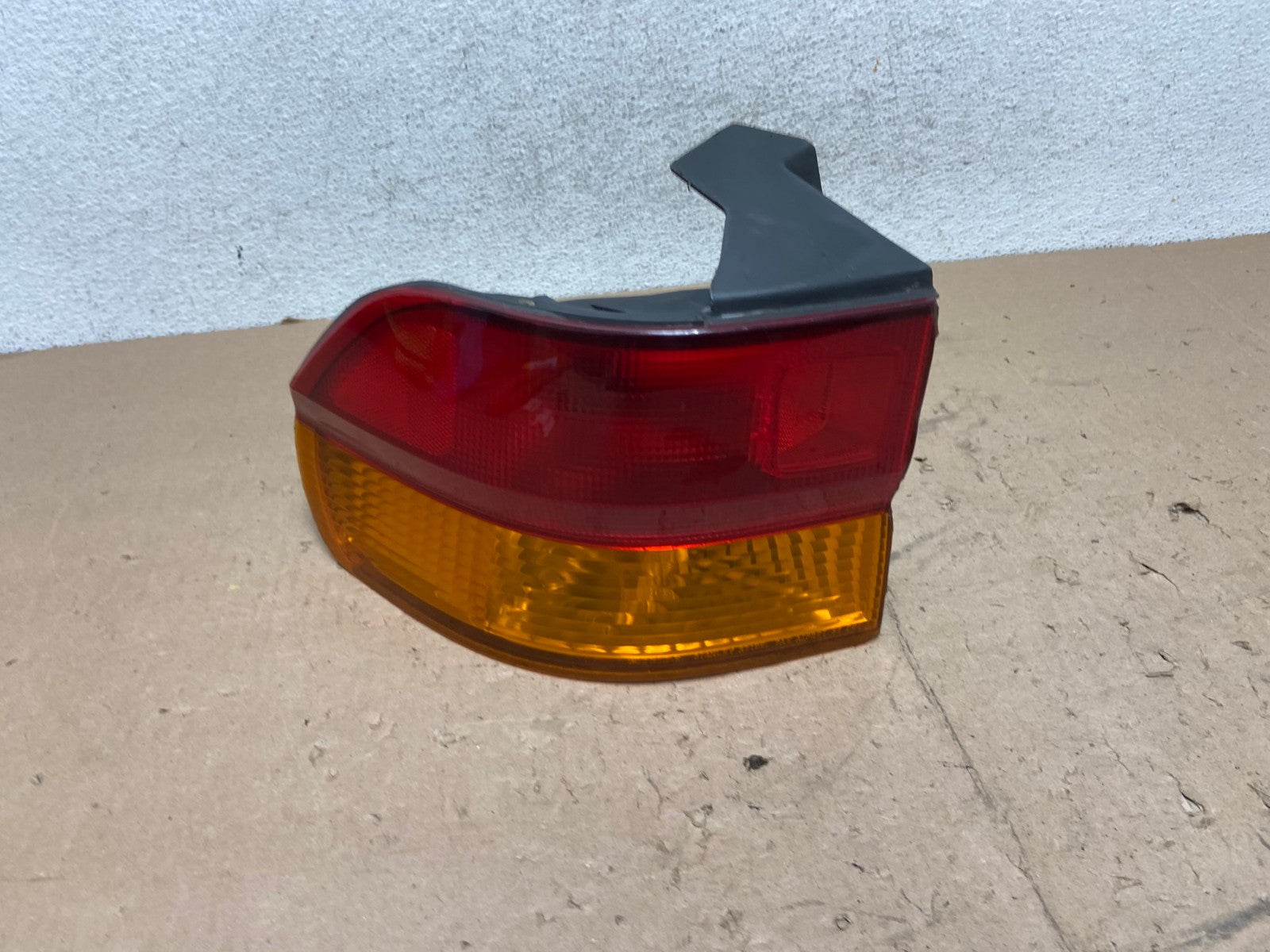 2002 2003 2004 Honda Odyssey Left Driver LH Side Tail Light AG5661 LK0