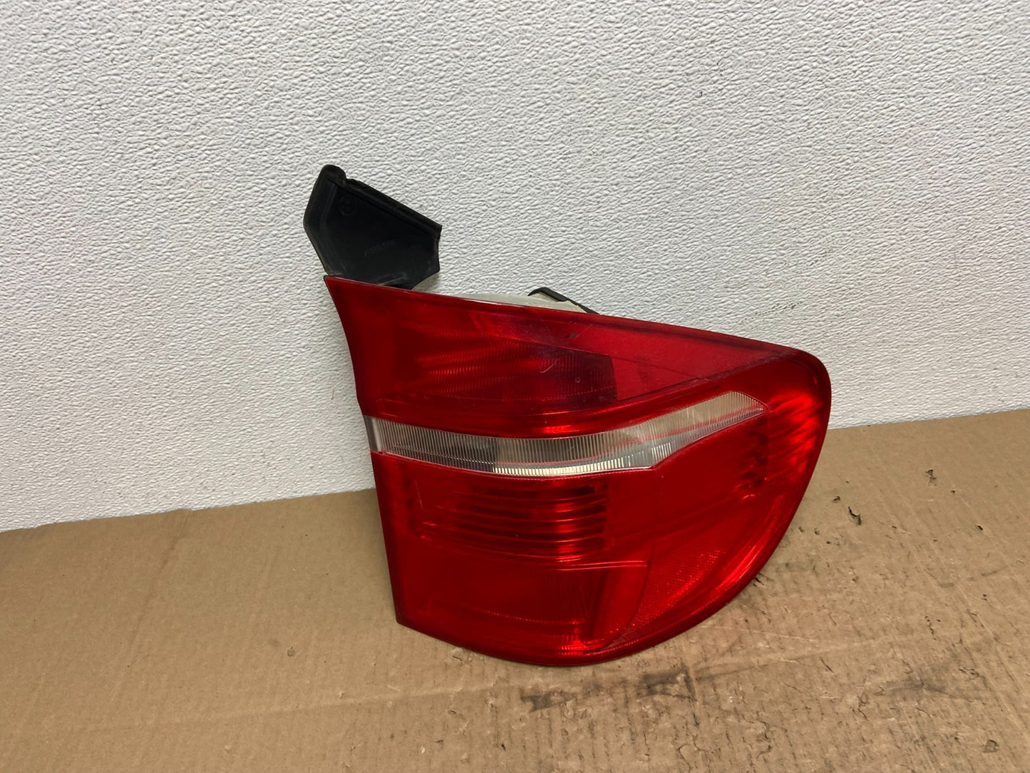 2007 to 2010 Bmw X5 E70 Right Passenger Rh Side Tail Light OEM AB8462 DW0