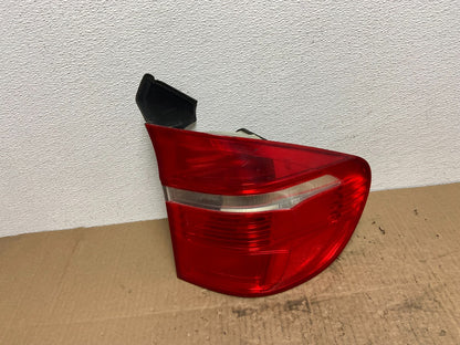 2007 to 2010 Bmw X5 E70 Right Passenger Rh Side Tail Light OEM AB8462 DW0