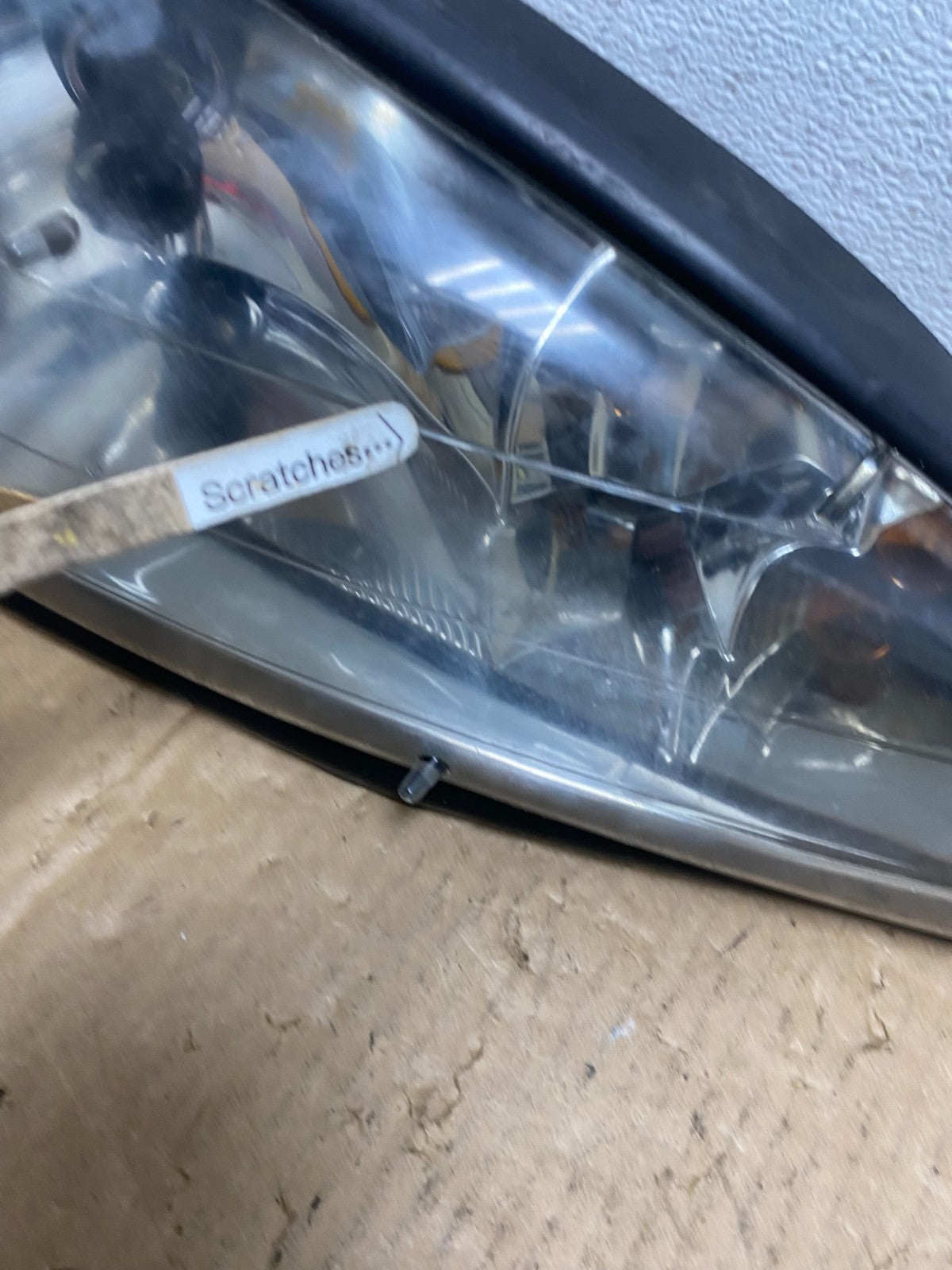 1999 to 2005 Pontiac Grand Am Left+Right Set Headlights AD1184 DG3