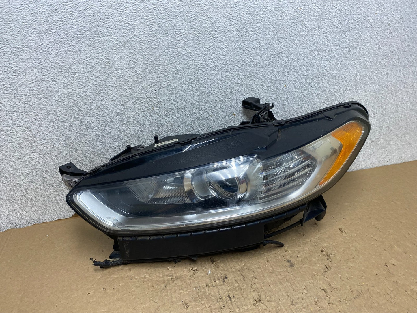 2013 to 2016 Ford Fusion Left Driver Lh Side Headlight AF8378 DW0