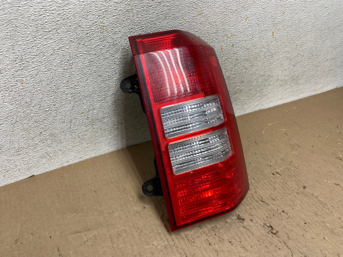 2008-2016 Jeep Patriot Right Passenger Rh Side Tail Light AH5991 LK1