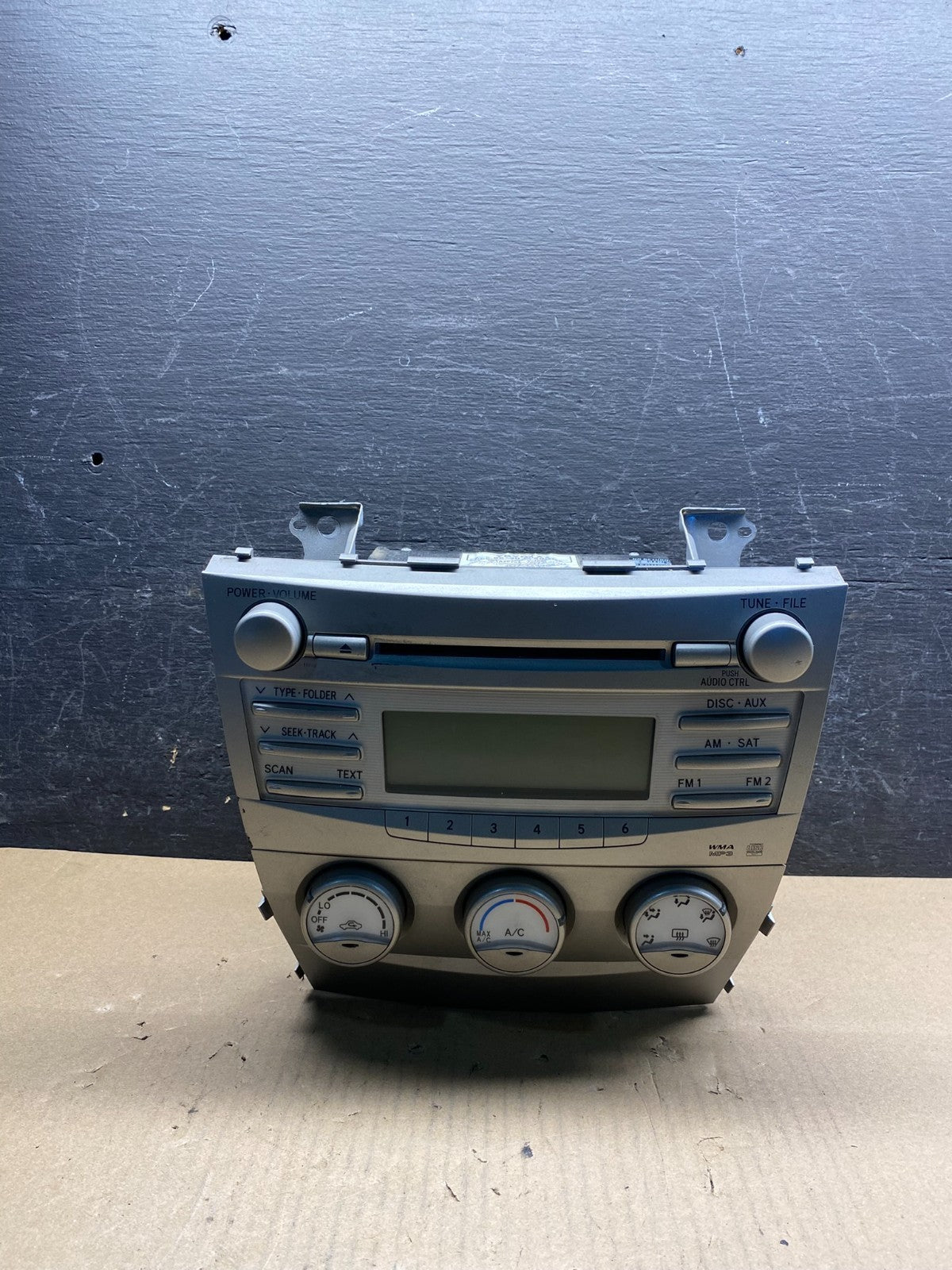 2007 to 2009 Toyota Camry Radio CD Player Climate Control Bezel ai7398 DG0