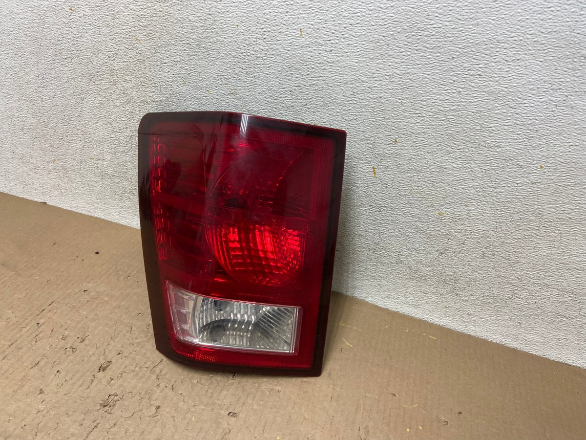 2007 2008 2009 2010 Jeep Grand Cherokee Left Driver Lh Tail Light AH5981 LK2