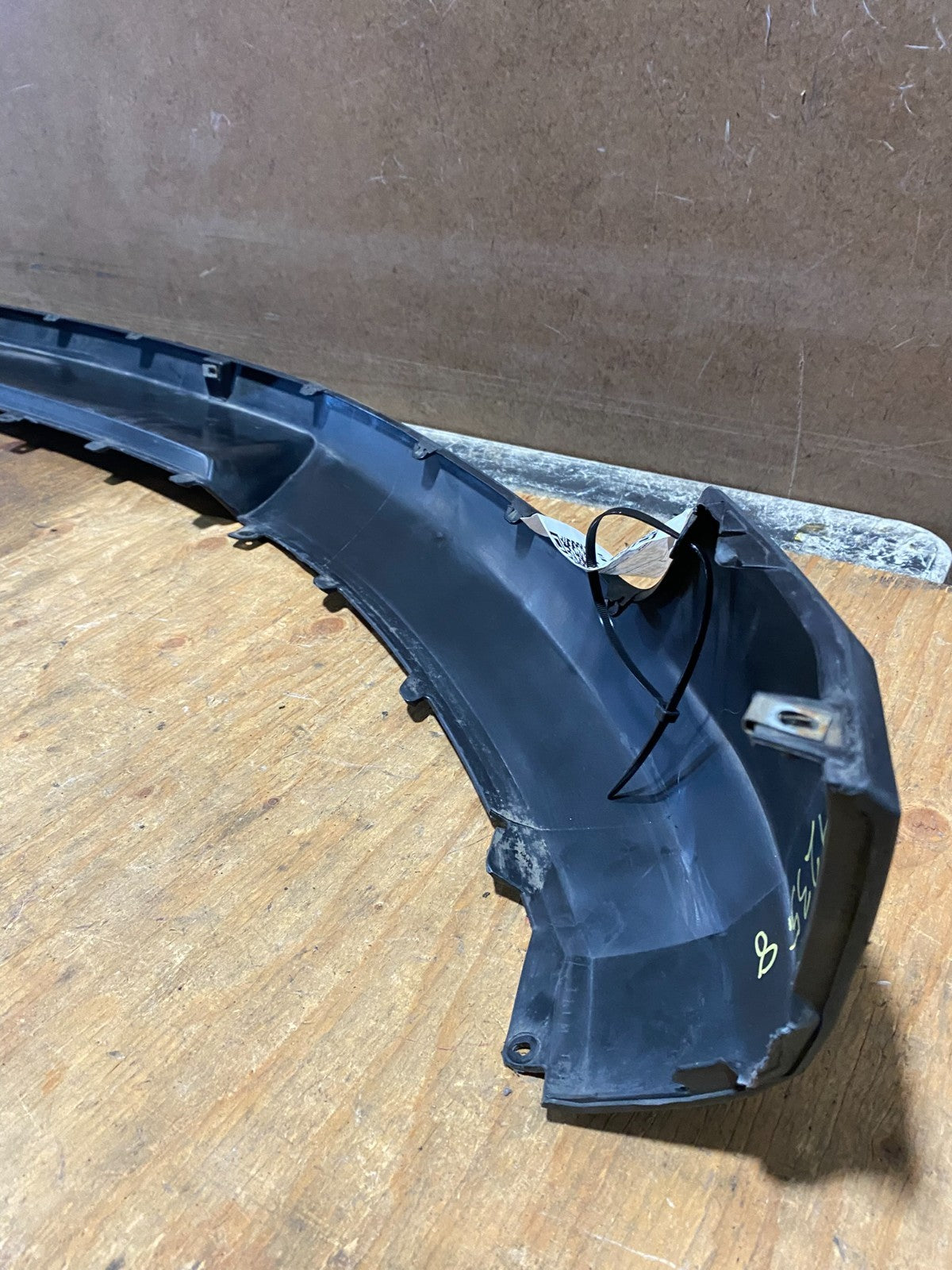2013 to 2016 GMC Acadia Front Lower Bumper Cover 20982396 AA23586
