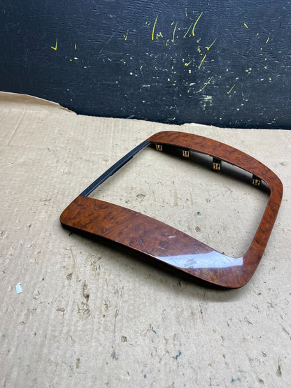 2007-2014 GMC Yukon Tahoe Center Dash Radio Bezel Pedal Traction Trim Z1846 DG2