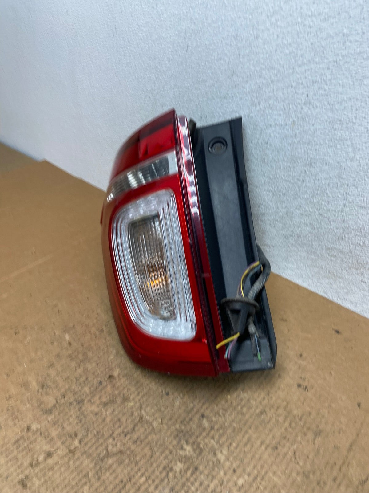 2011 2012 2013 2014 2015 Ford Explorer Left Driver LH Side Tail light AE2700 LK1