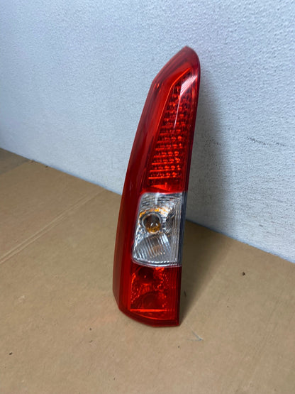 2005 - 2007 Volvo XC70 V70 Left Driver LH Side Tail Light Upper AD2557 LK1