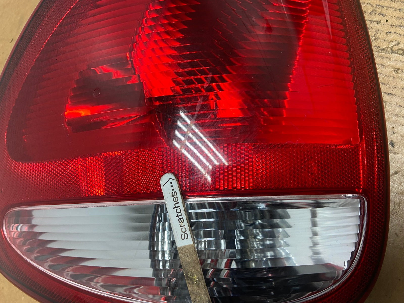 2004 - 2007 Dodge Grand Caravan Right Passenger Side Tail Light AE1510 LK3